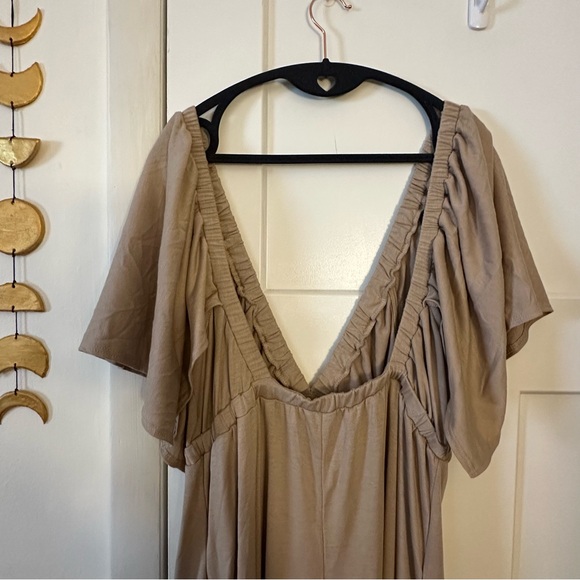 NWT size LARGE on repeat open back ruffle jumpsuit Three Bird Nest - Picture 7 of 8